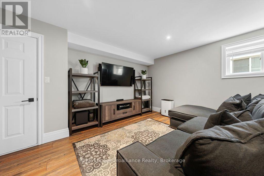 45 AMBROSIA TERRACE - 34