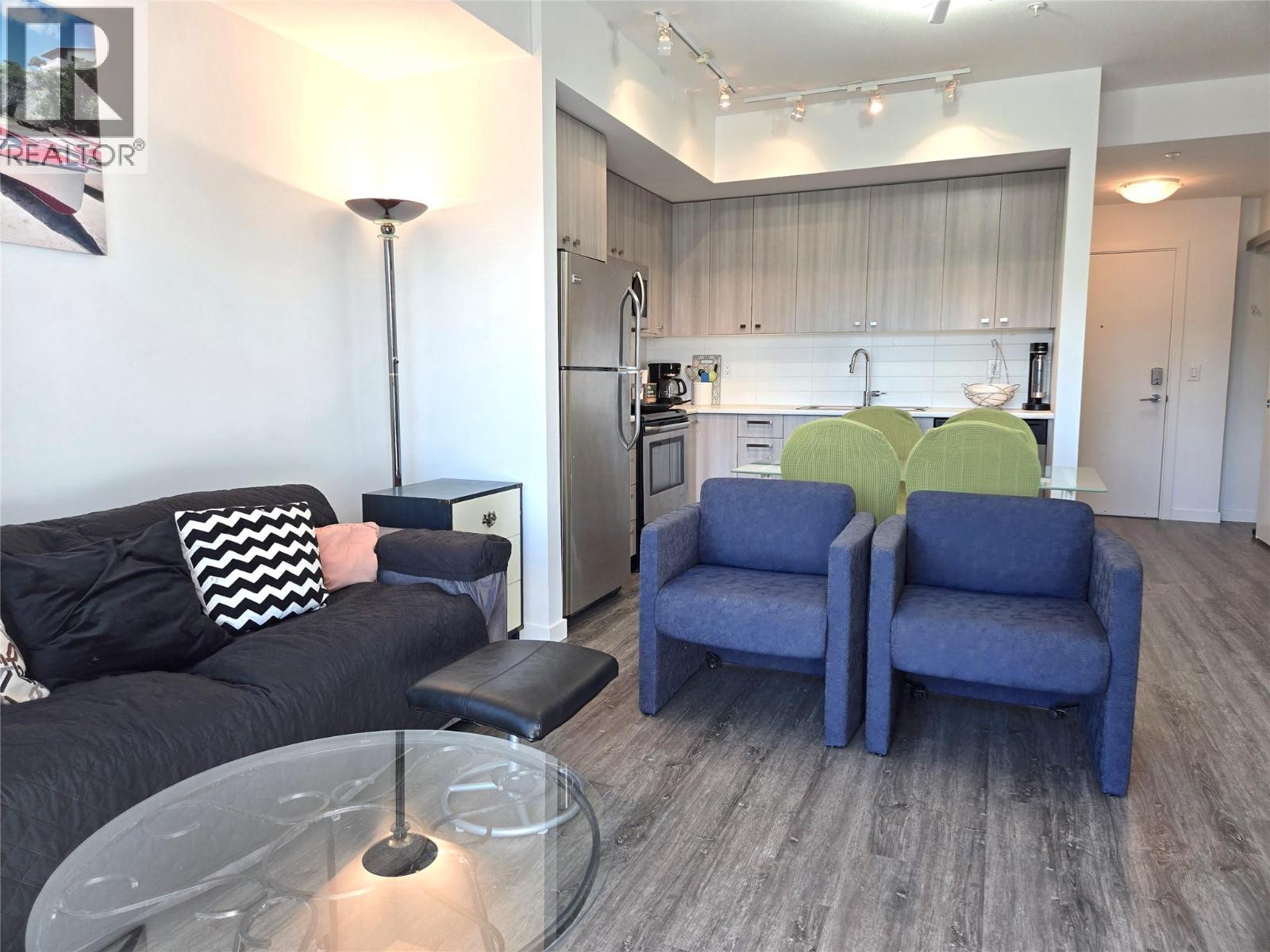 202 935 Academy Way, Kelowna