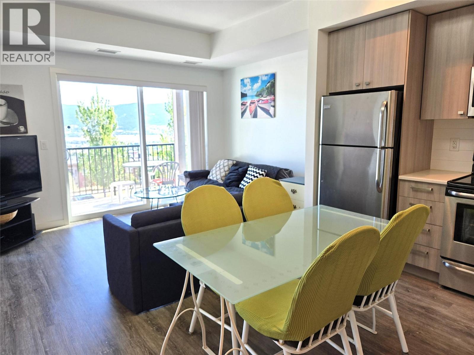 202 935 Academy Way, Kelowna