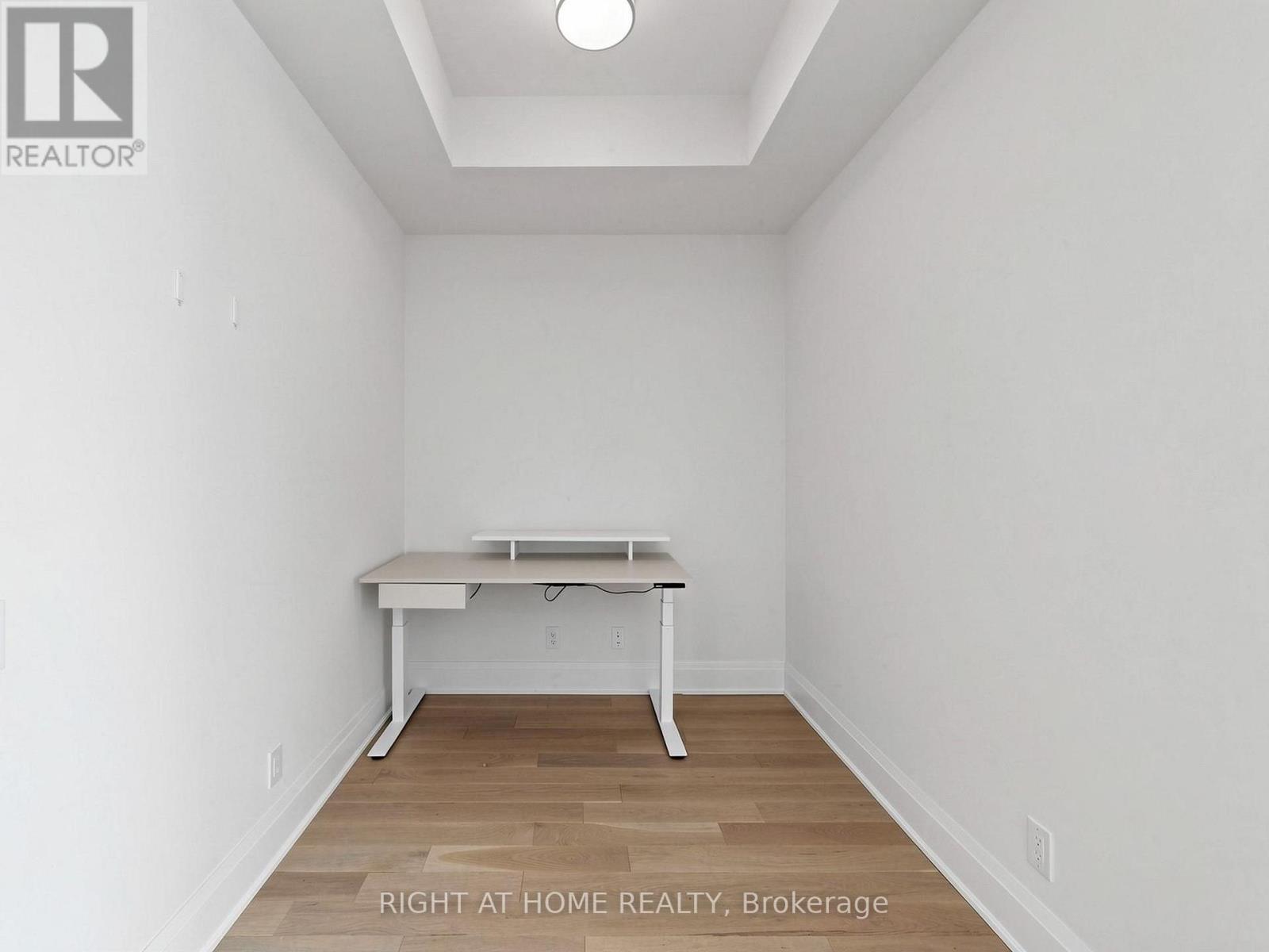 #615 280 HOWLAND AVENUE - 19