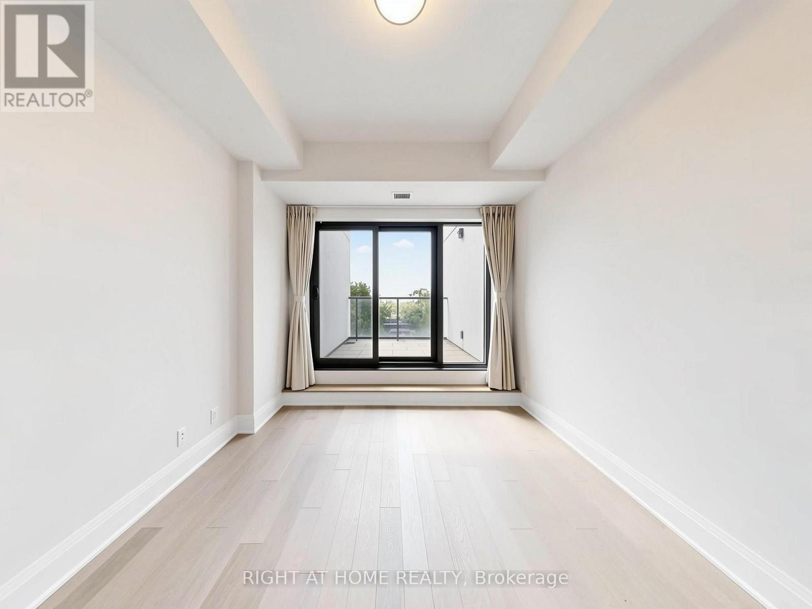 #615 280 HOWLAND AVENUE - 22