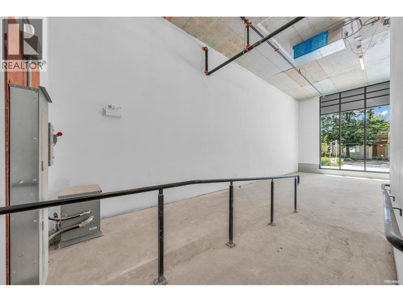 130 128 W 15TH STREET, North Vancouver