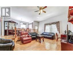 Family room - 62 Peter Street, Markham, ON L3P2A6 Photo 11