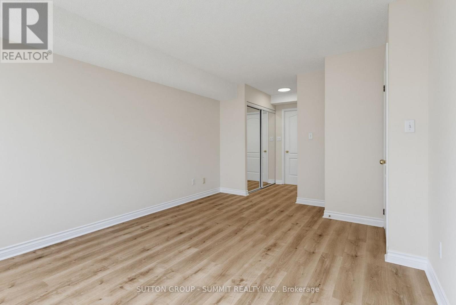 #611 1276 MAPLE CROSSING BOULEVARD - 27
