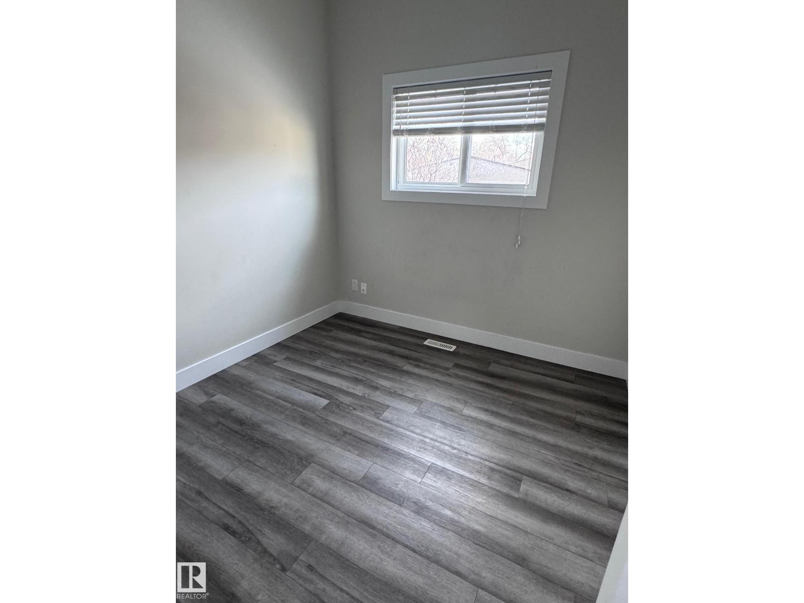 7604 7606 75 ST NW - Image 11