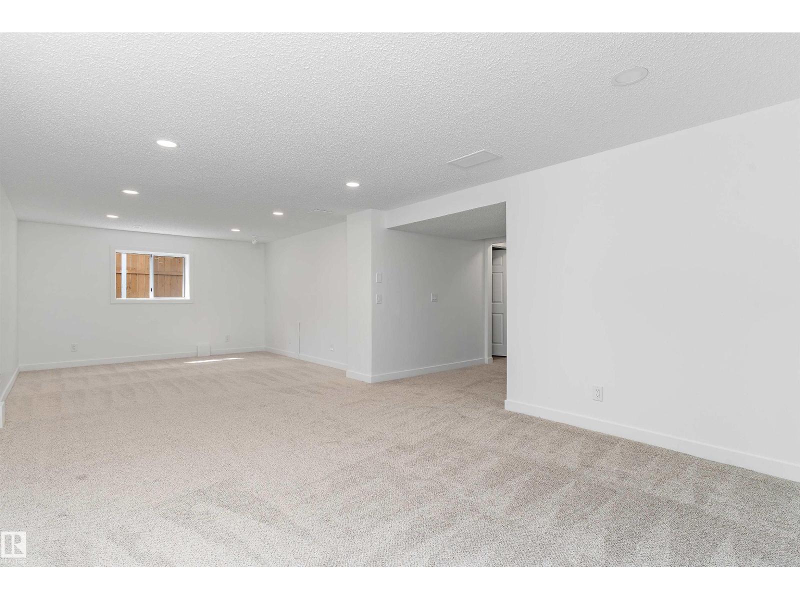 8311 184 ST NW - 33