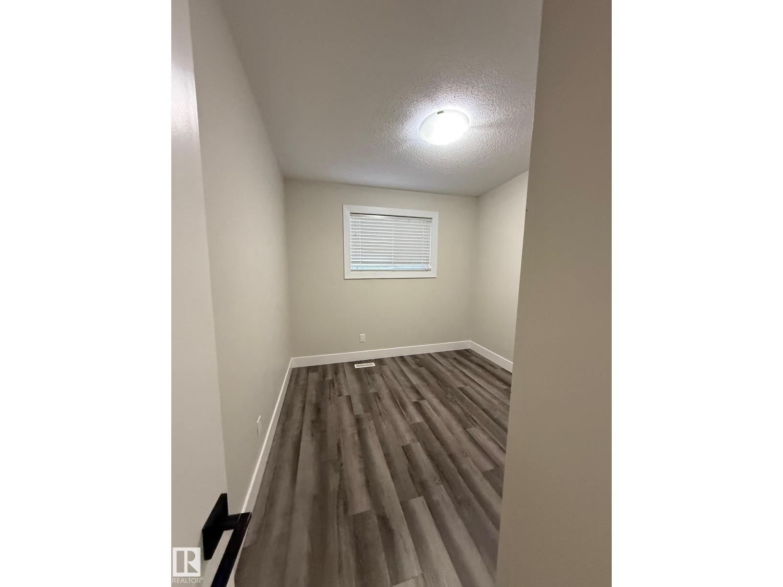 7604 7606 75 ST NW - Image 32
