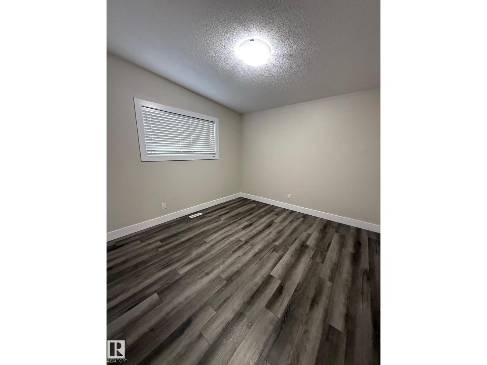 7604 7606 75 ST NW - 33