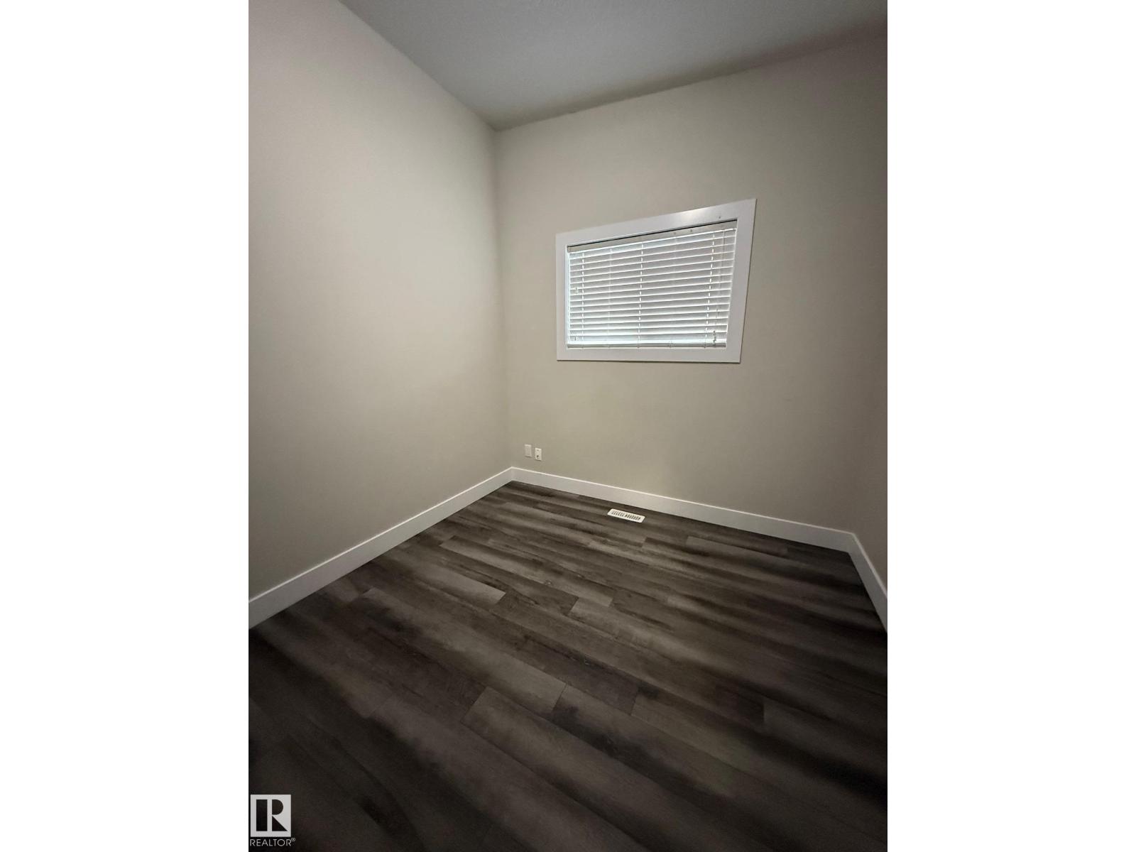 7604 7606 75 ST NW - 34