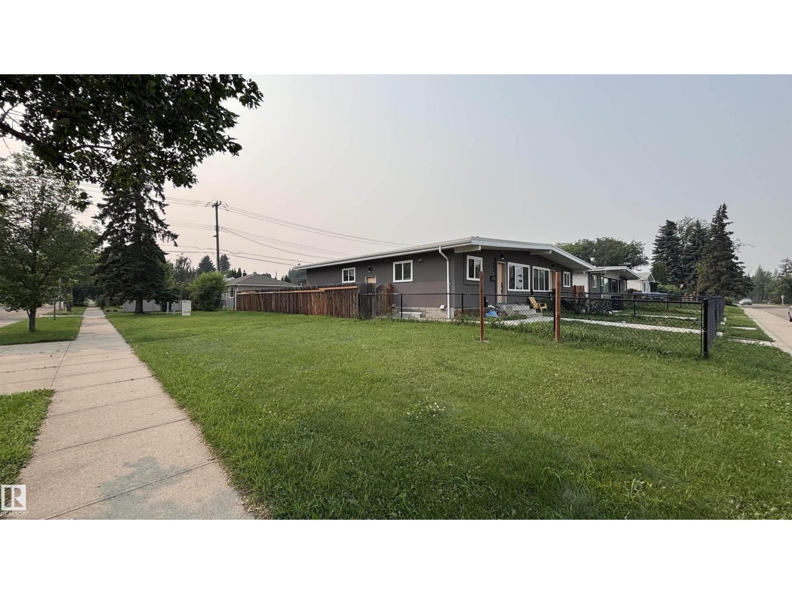 7604 7606 75 ST NW - 44