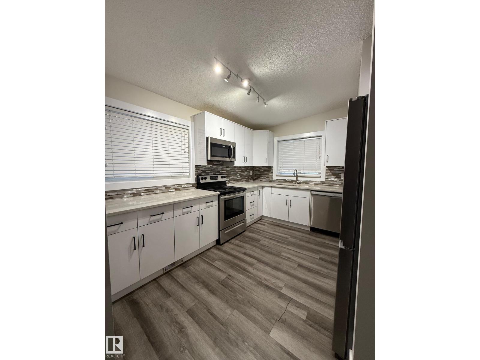 7604 7606 75 ST NW - Image 35