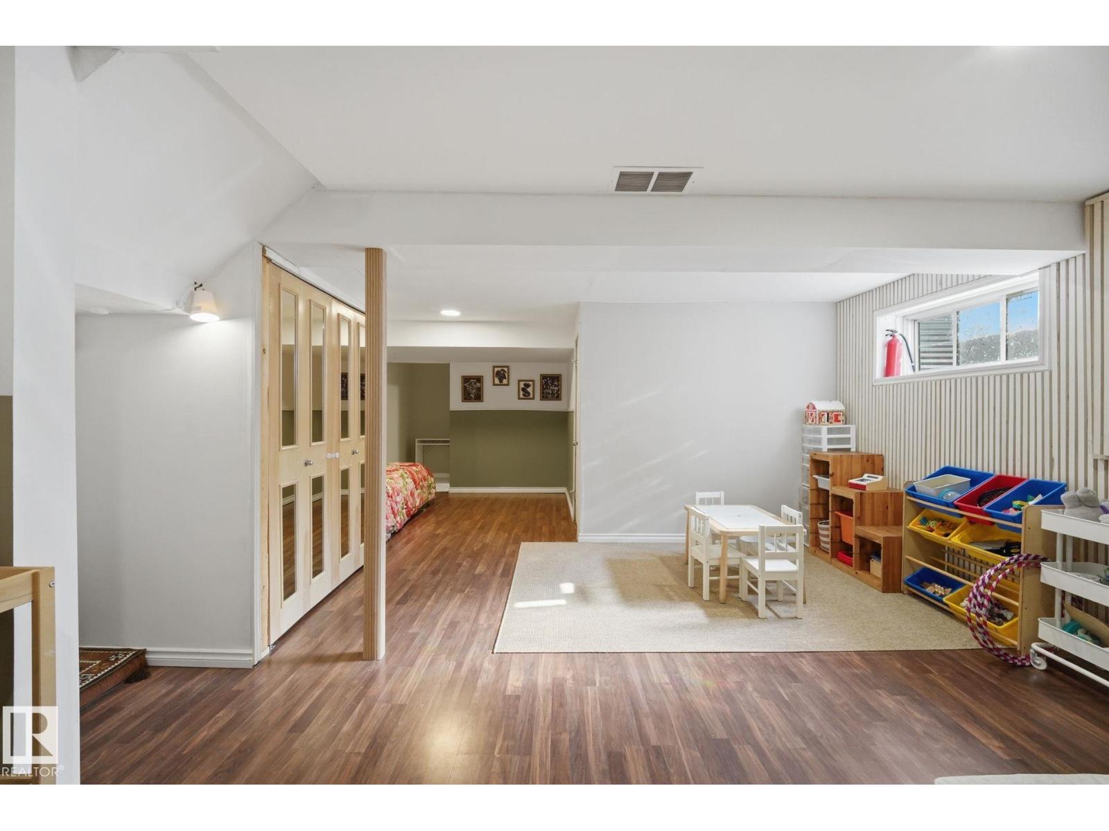 17621 10 AV SW - 30