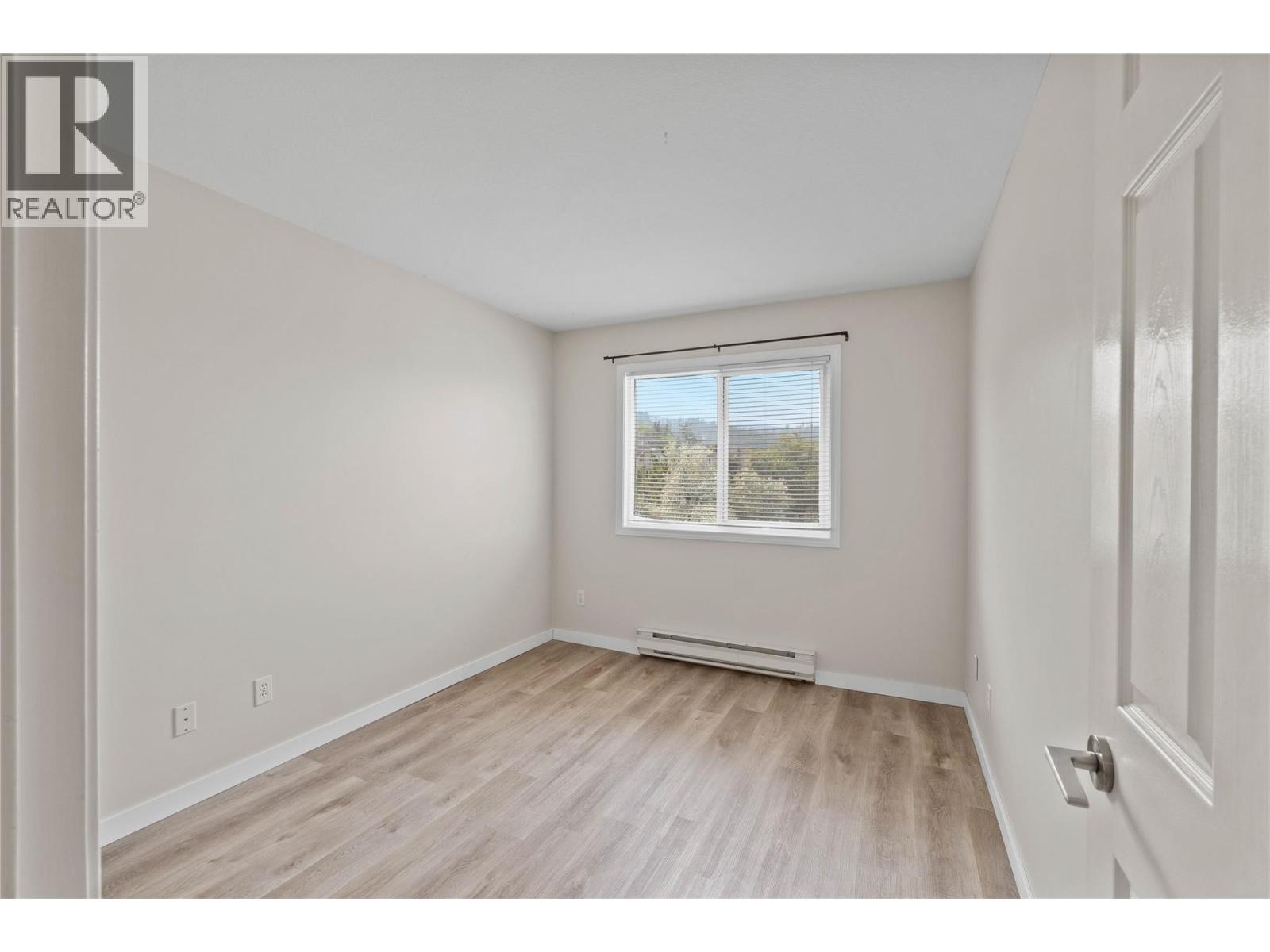#413 1170 HUGH ALLAN Drive - 11