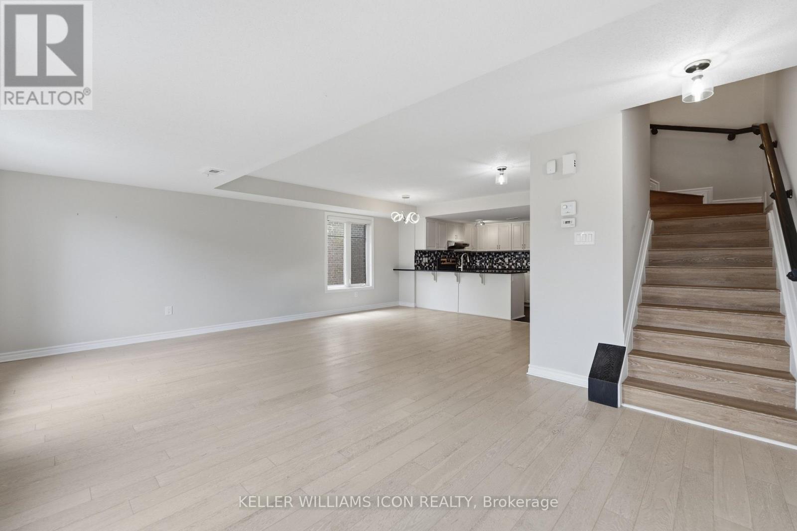 House for Rent in Ottawa – 689B SUE HOLLOWAY DRIVE, Ottawa – By Peter Sagos - Image 6
