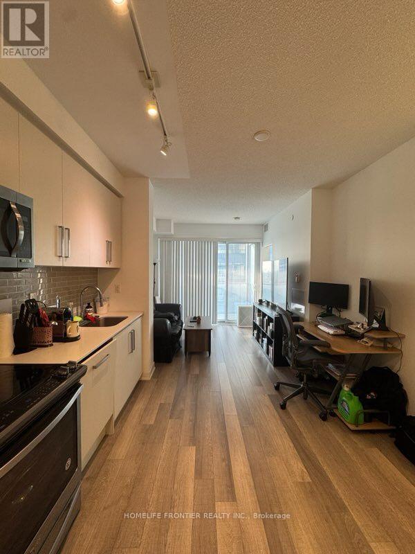 #704 5180 YONGE STREET - 4