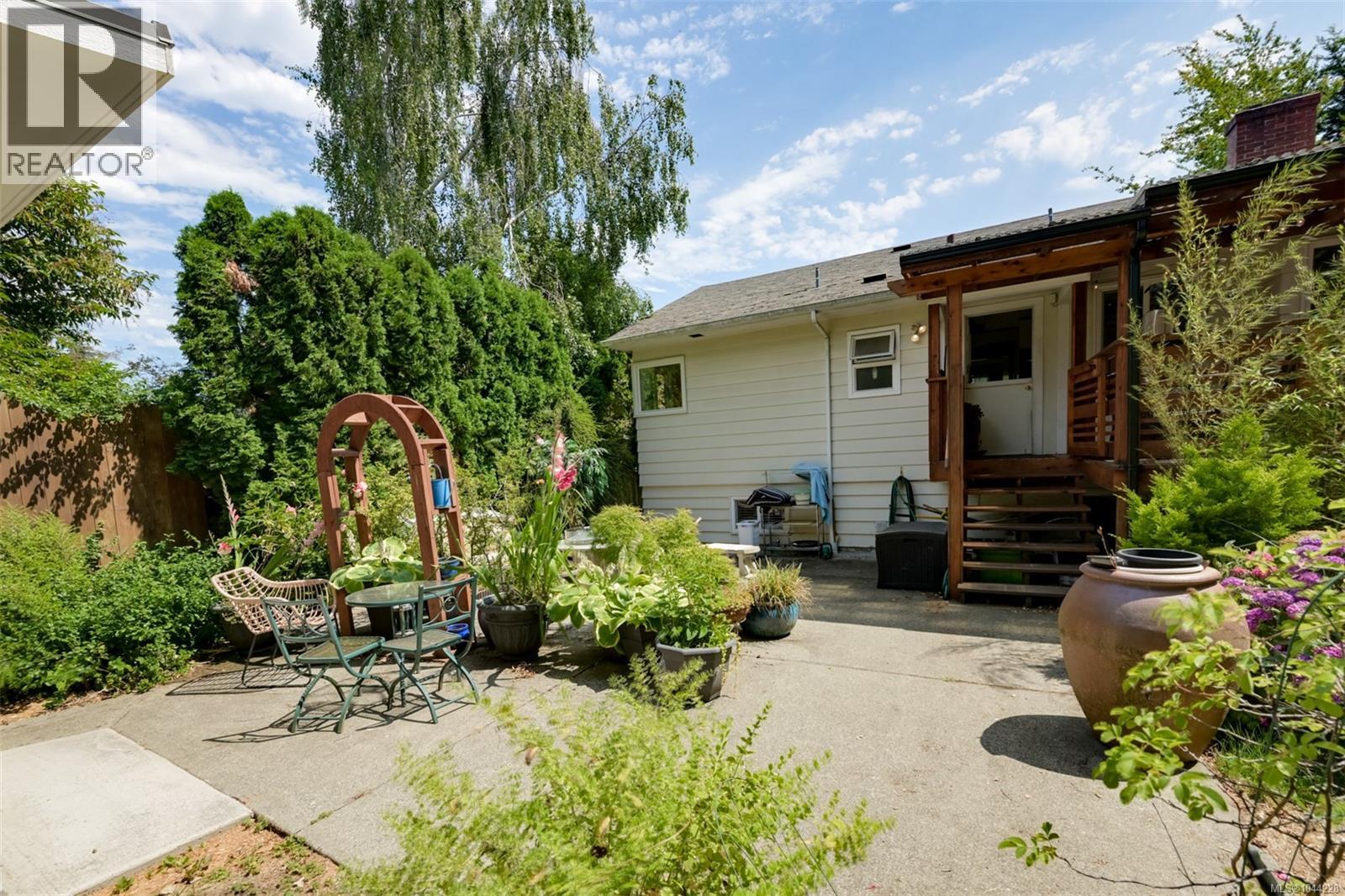3832 Pitcombe Pl - 35