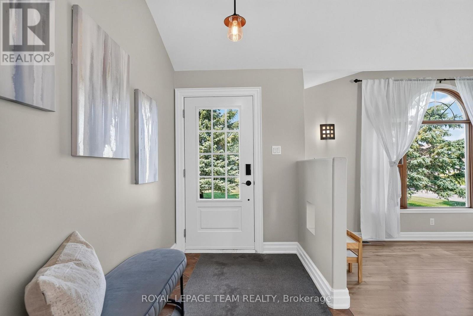 4 Bed, 2 Bath House for Sale in Ottawa – 1550 STANLEYFIELD CRESCENT, Ottawa – MLS# X13590702 - Image 8