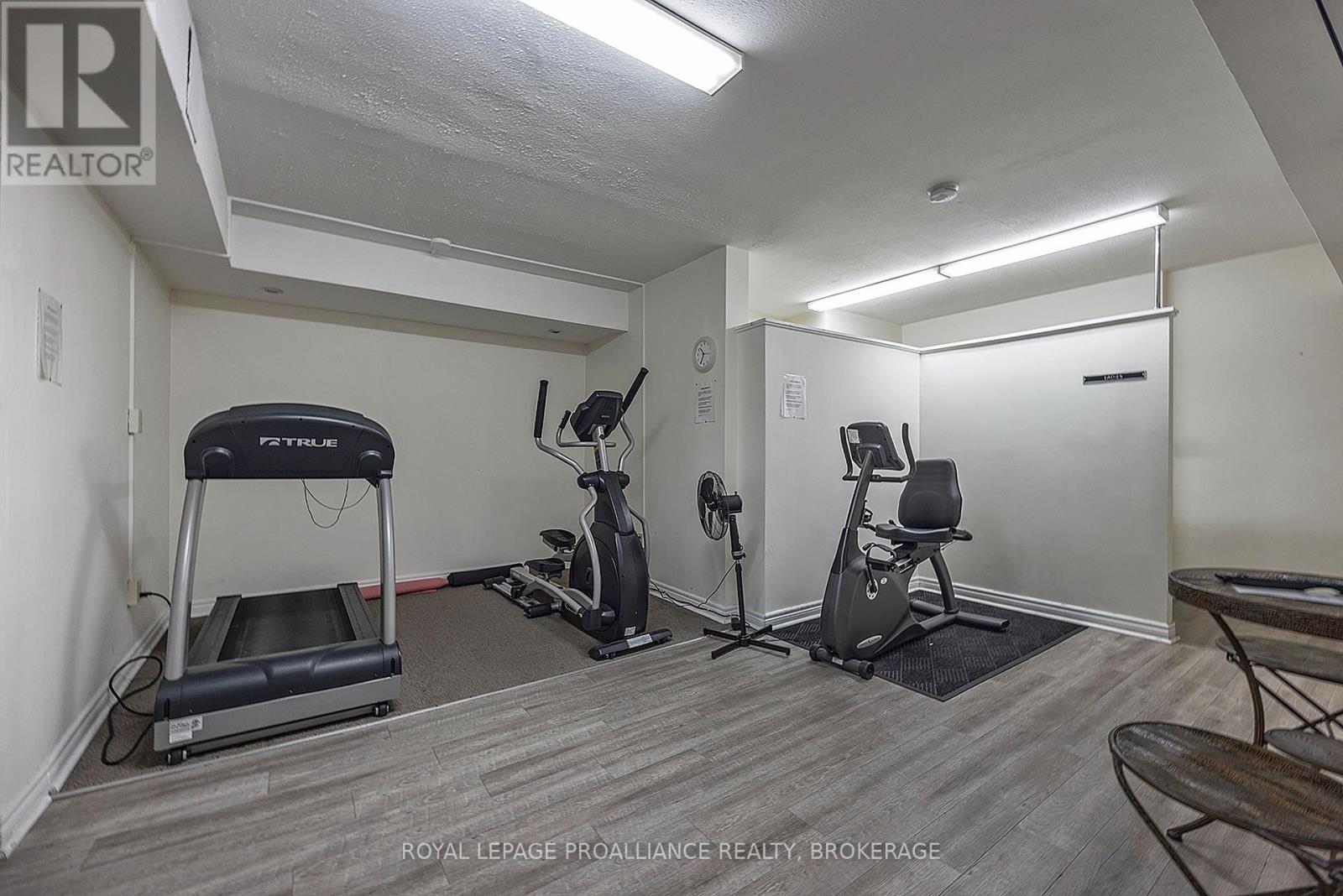 #806 2 MOWAT AVENUE - Image 10