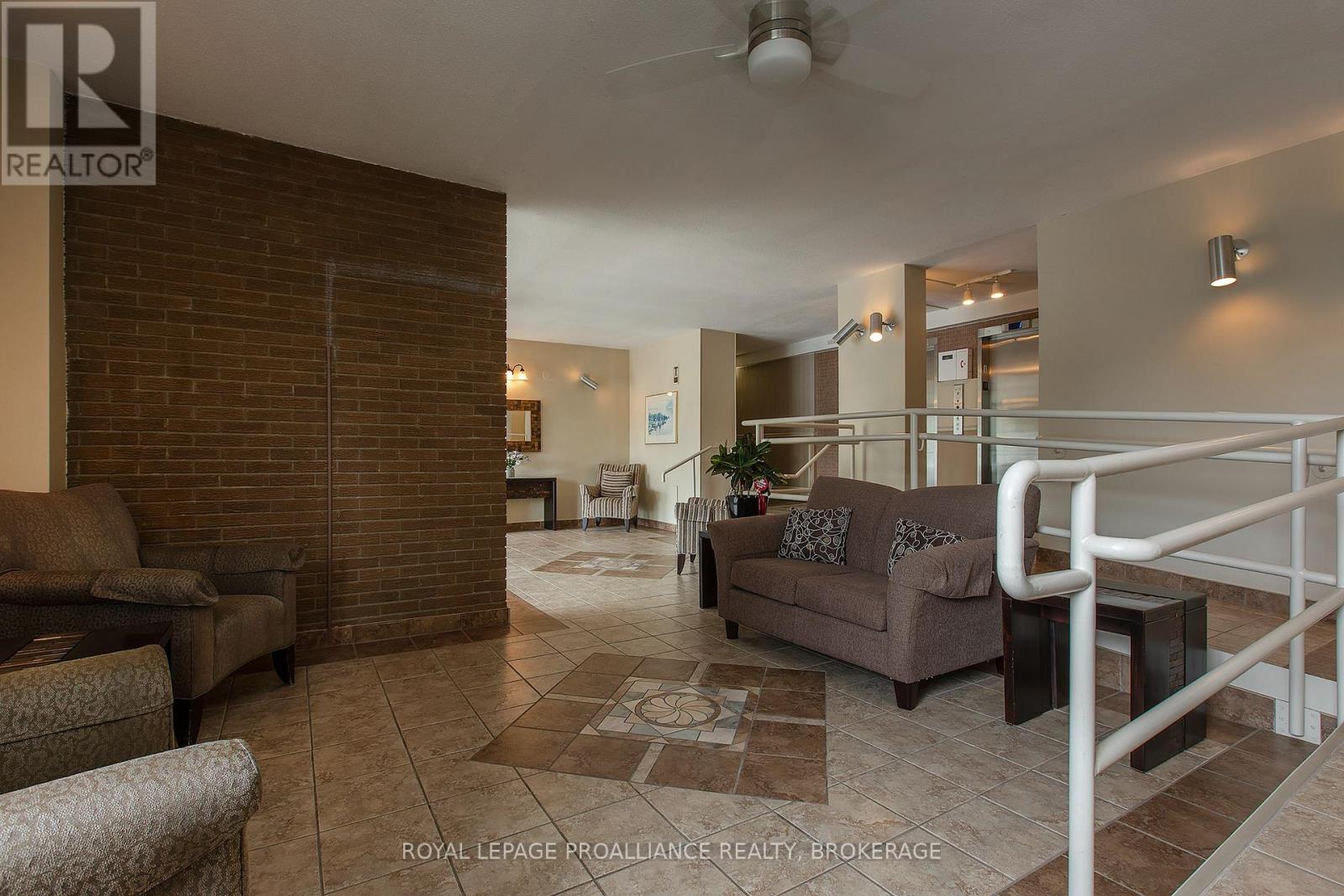 #806 2 MOWAT AVENUE - Image 14