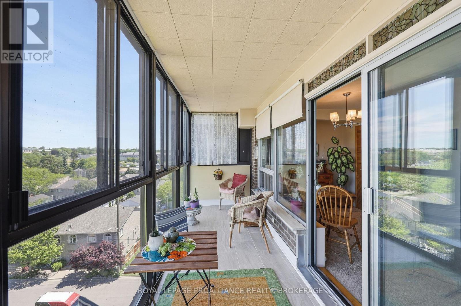 #806 2 MOWAT AVENUE - Image 30