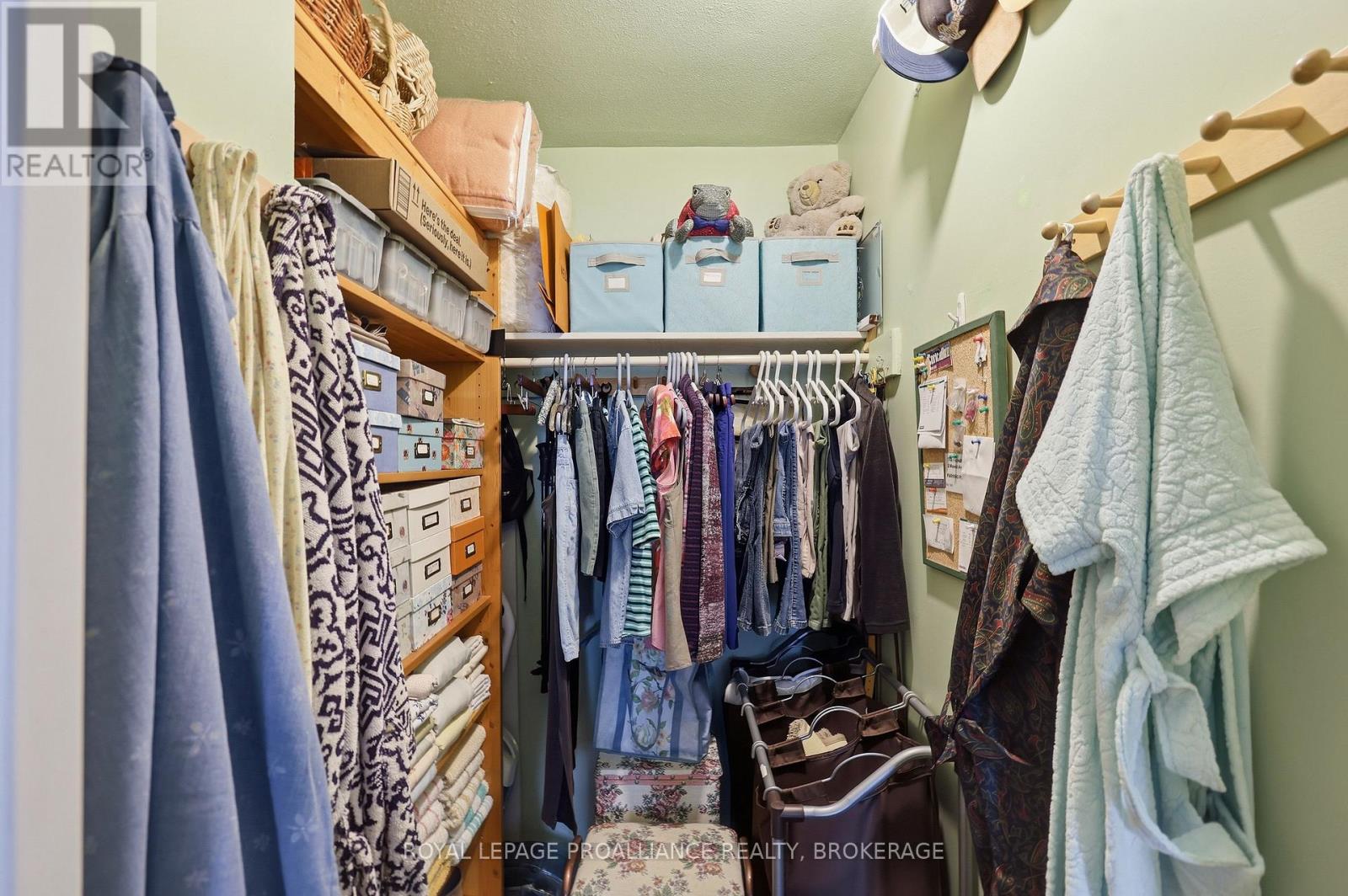 #806 2 MOWAT AVENUE - Image 40