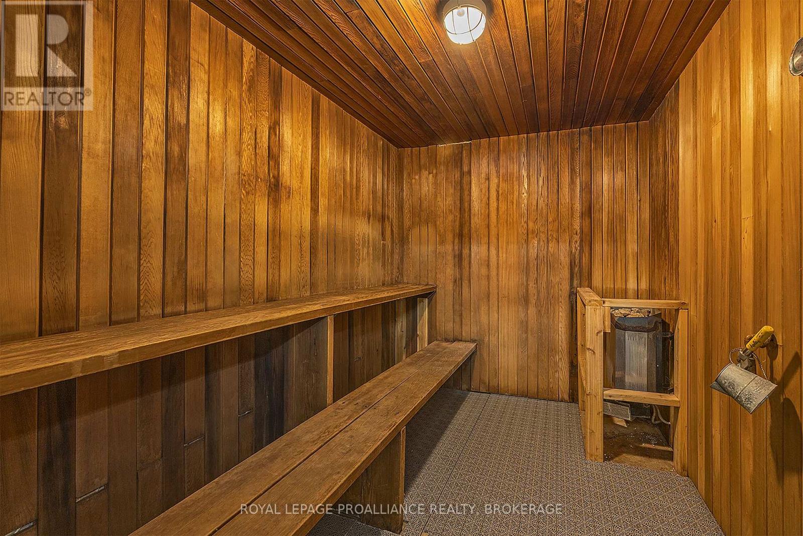 #806 2 MOWAT AVENUE - Image 19