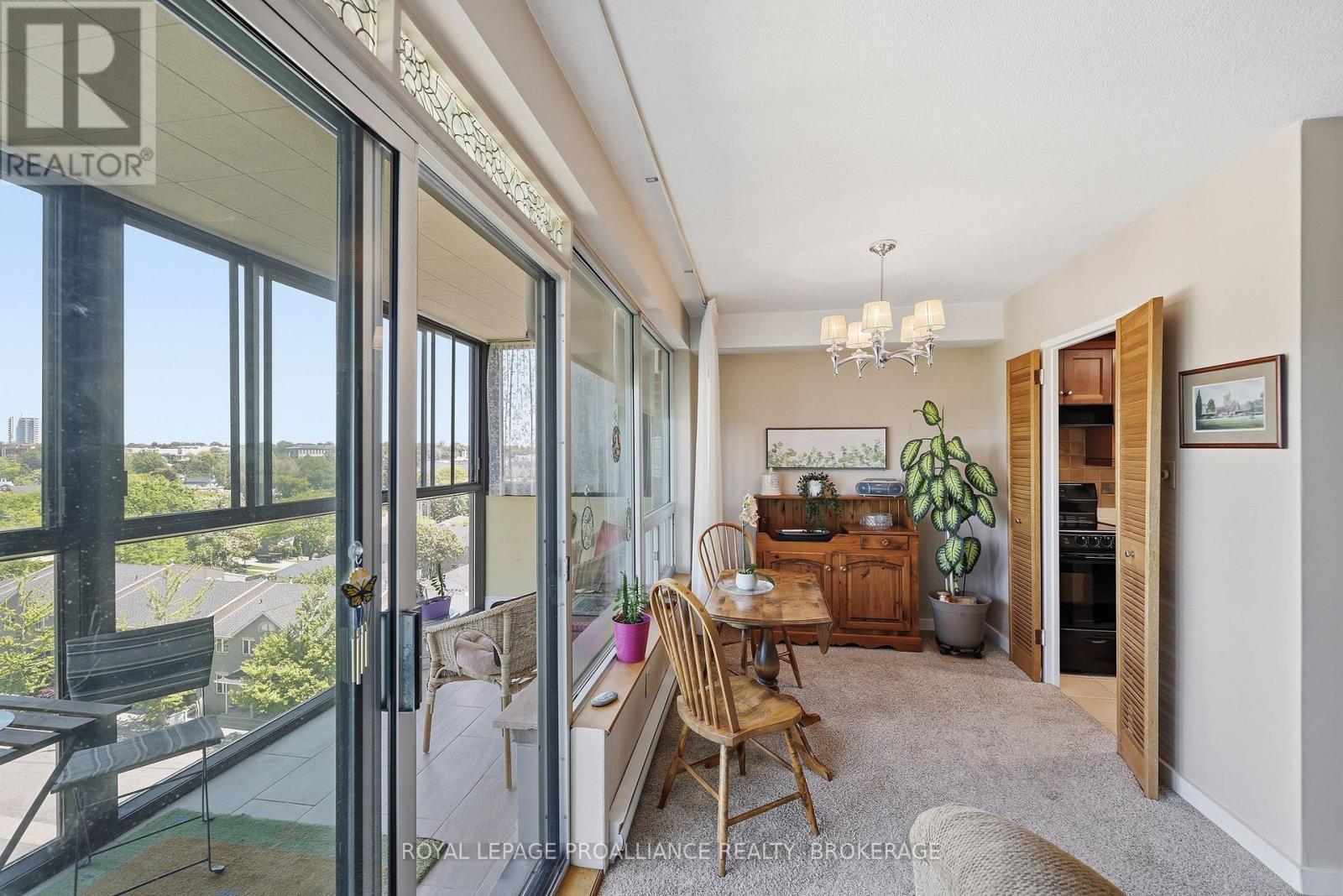 #806 2 MOWAT AVENUE - Image 28