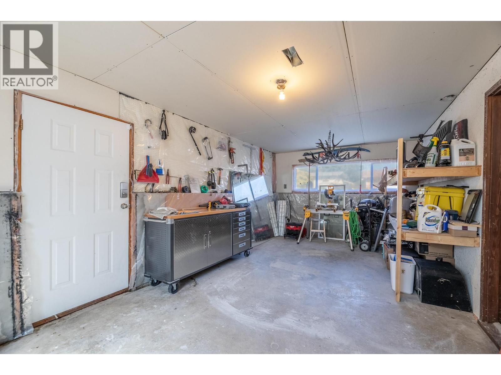 12610 WRIGHT Avenue, Summerland