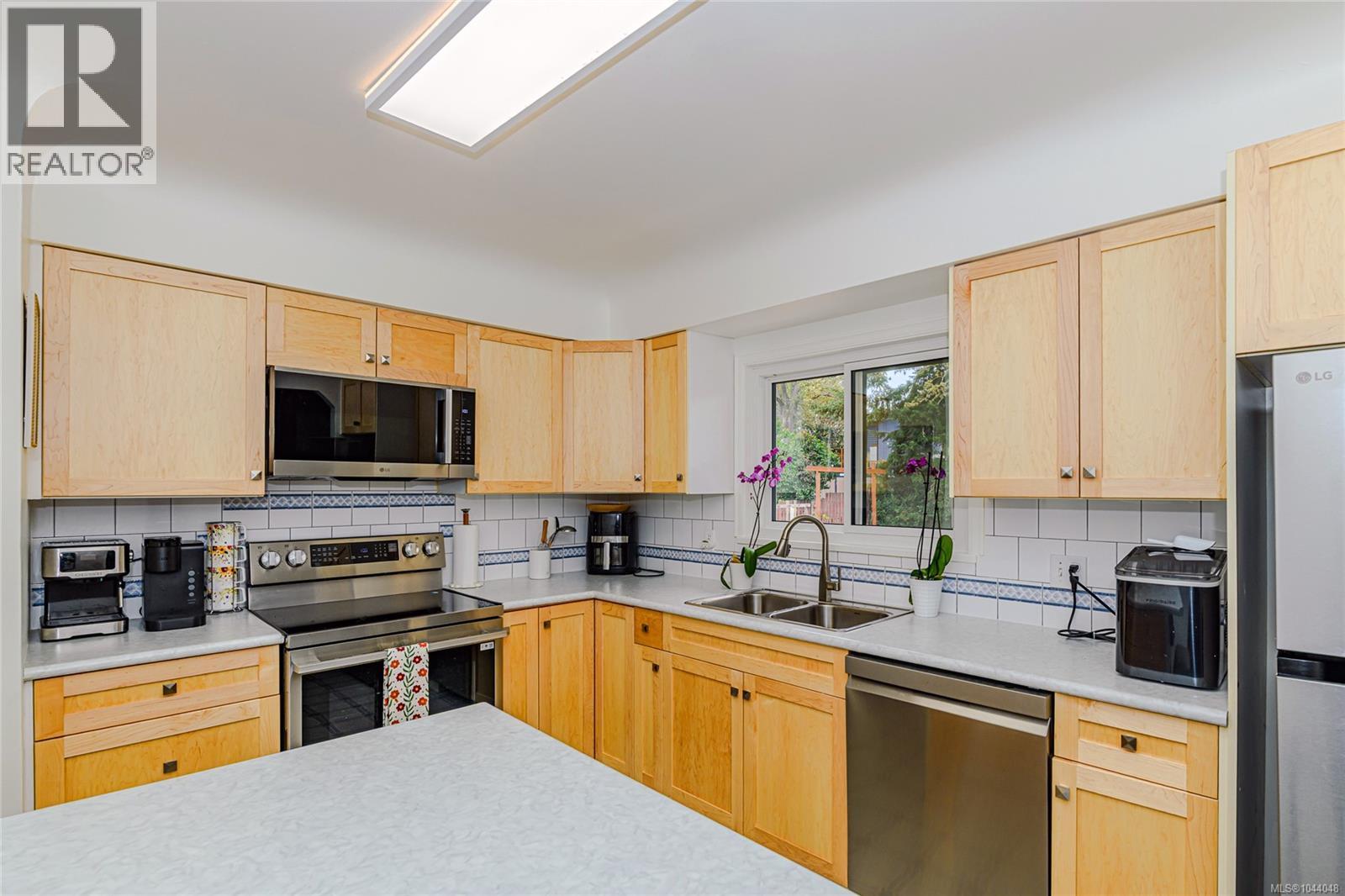 2975 Harriet Rd - 7
