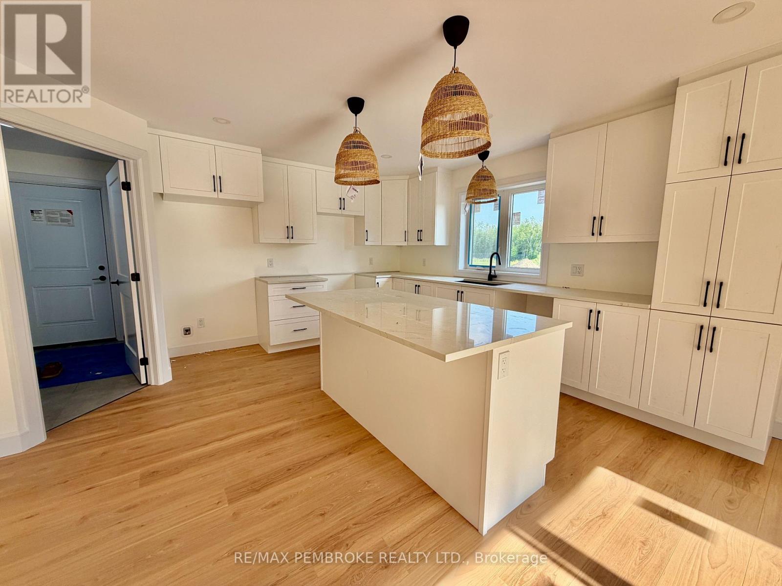55 EDDY CRESCENT - 3