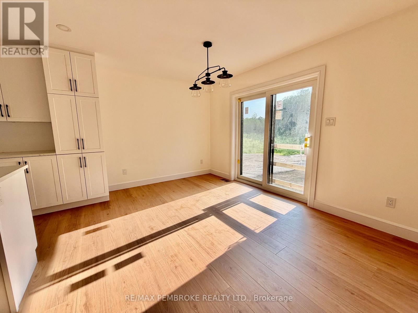 55 EDDY CRESCENT - 4