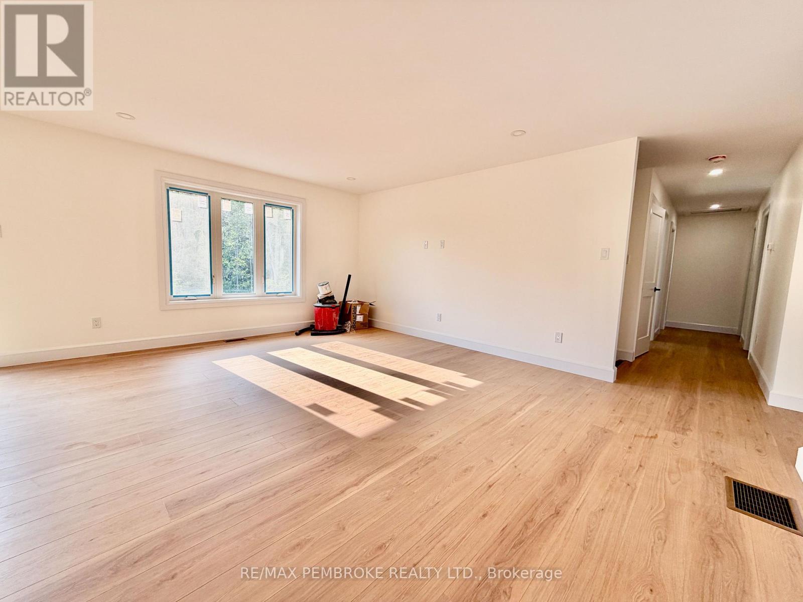 55 EDDY CRESCENT - 6