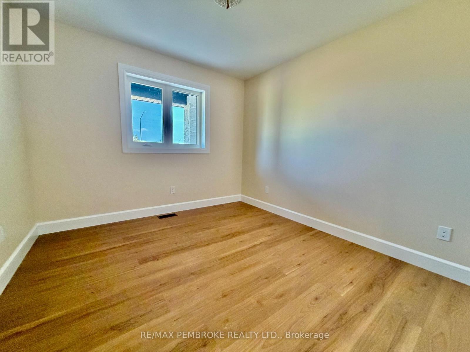55 EDDY CRESCENT - 9