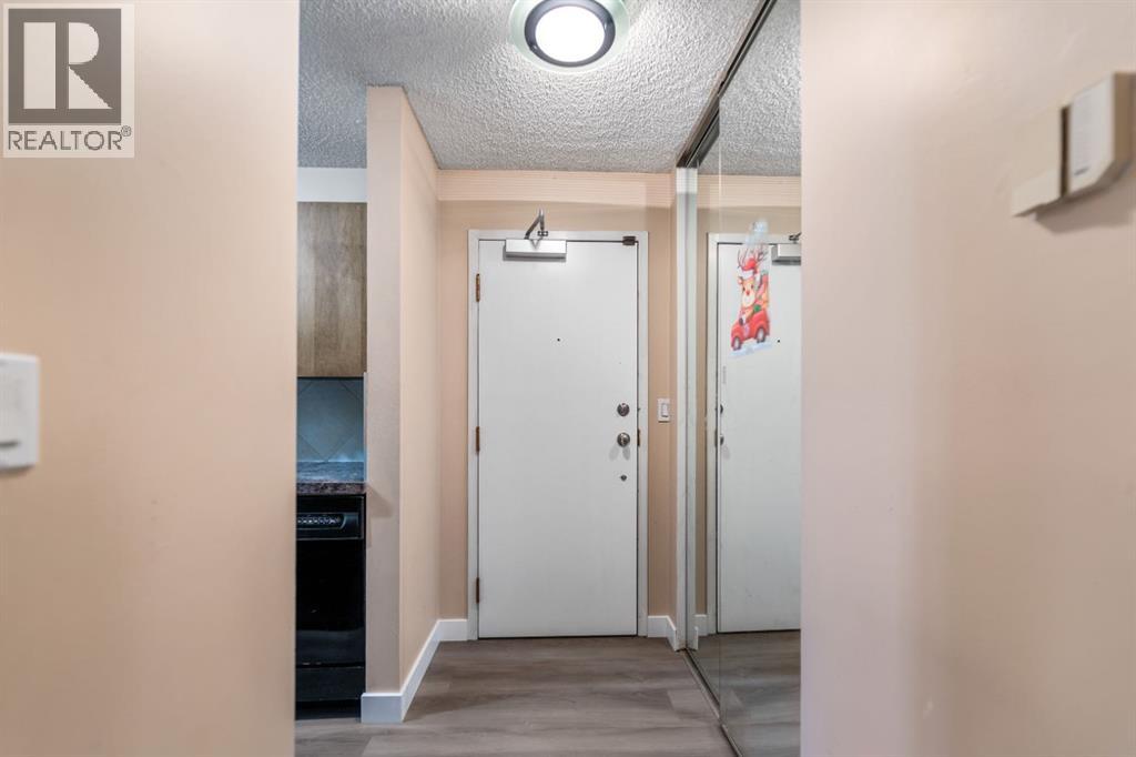 #4 1607 26 Avenue SW - 4
