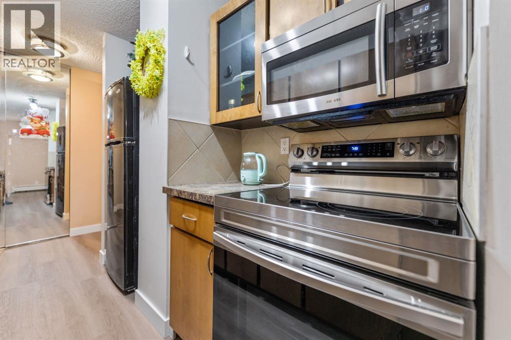 #4 1607 26 Avenue SW - 7