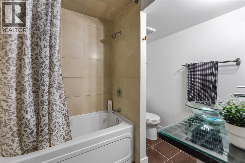 #4 1607 26 Avenue SW - 20