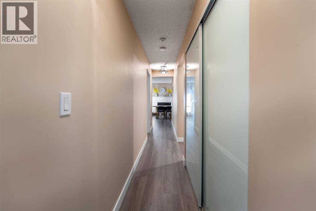 #4 1607 26 Avenue SW - 21