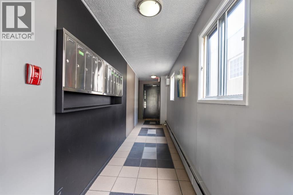 #4 1607 26 Avenue SW - 28