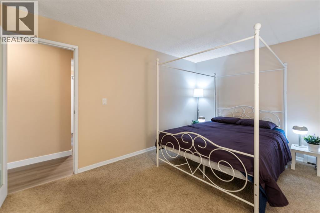 #4 1607 26 Avenue SW - 17