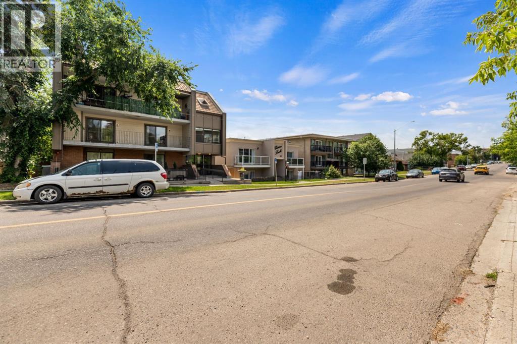 #4 1607 26 Avenue SW - 31