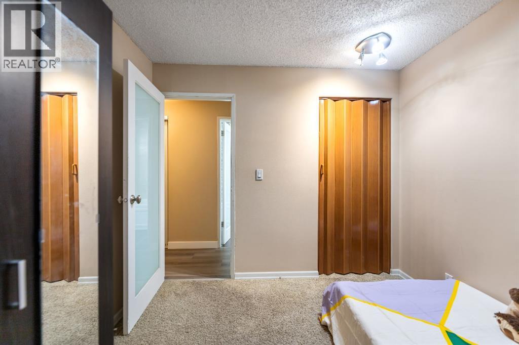 #4 1607 26 Avenue SW - 19