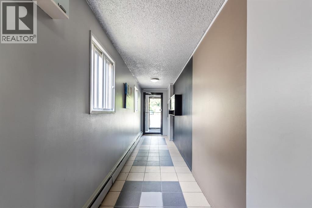 #4 1607 26 Avenue SW - 27