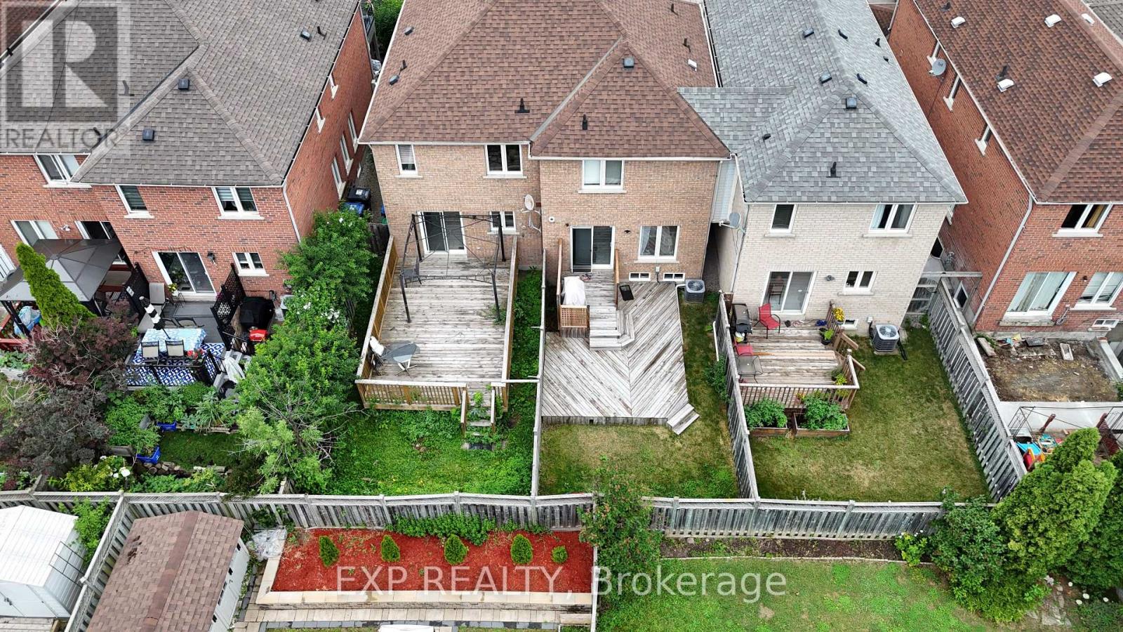 128 OLYMPIA CRESCENT - 27
