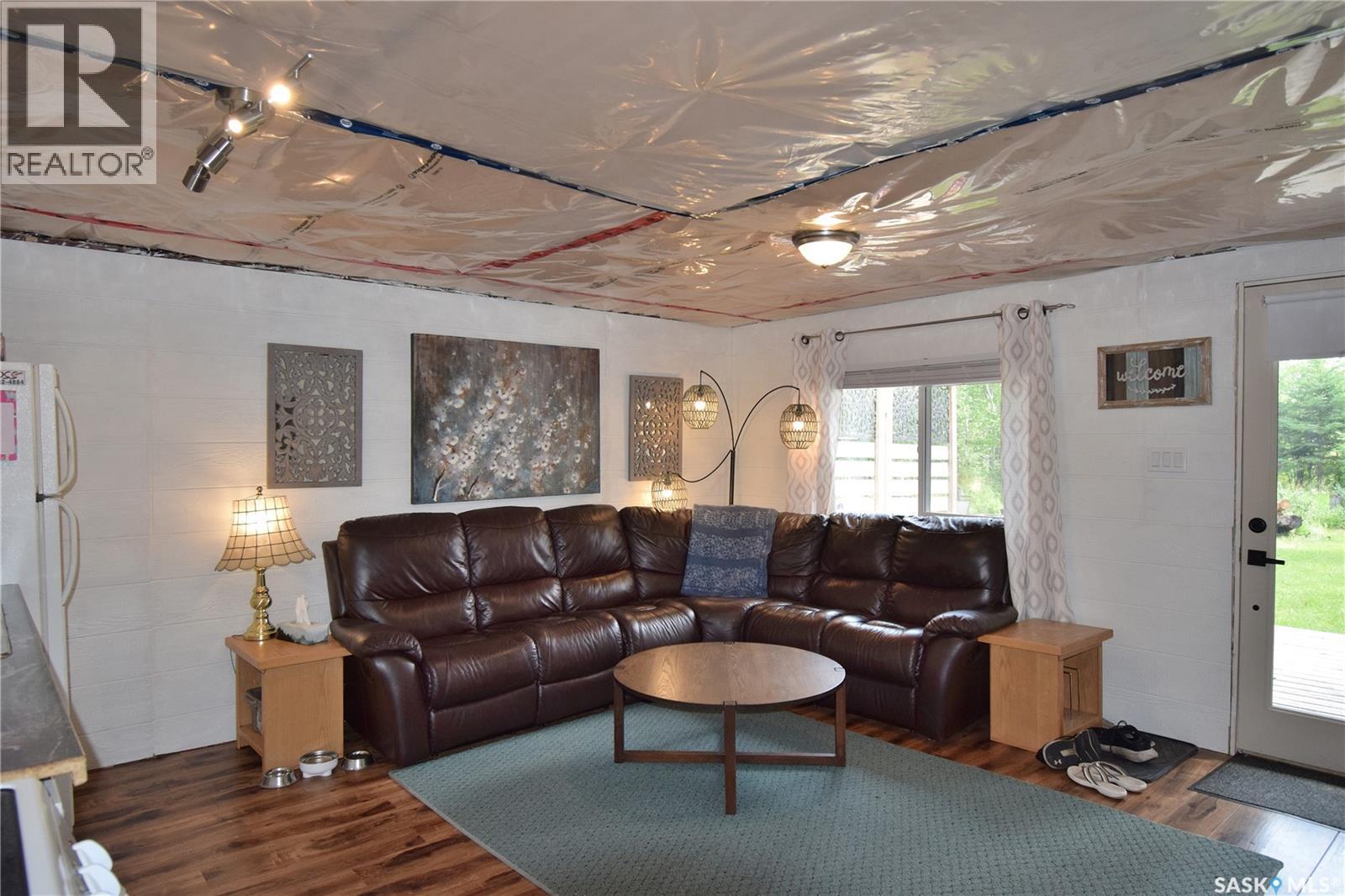 207 Kaldor AVENUE - 3