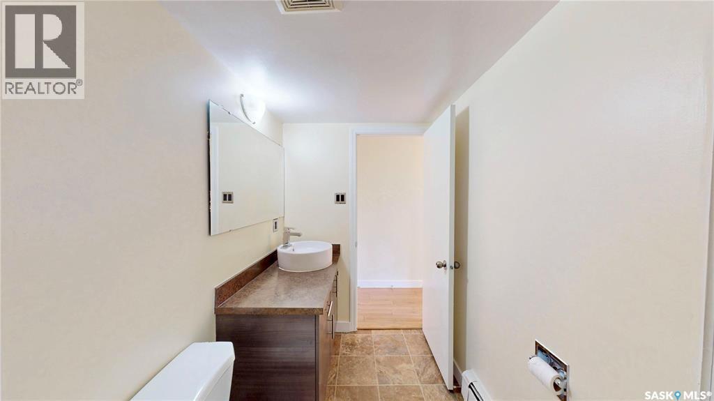 #12 405 Lorne STREET N - Image 21