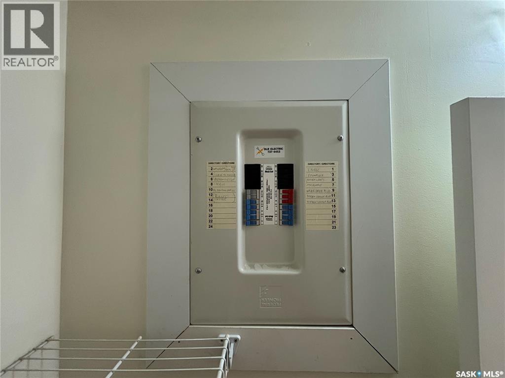 #12 405 Lorne STREET N - Image 32