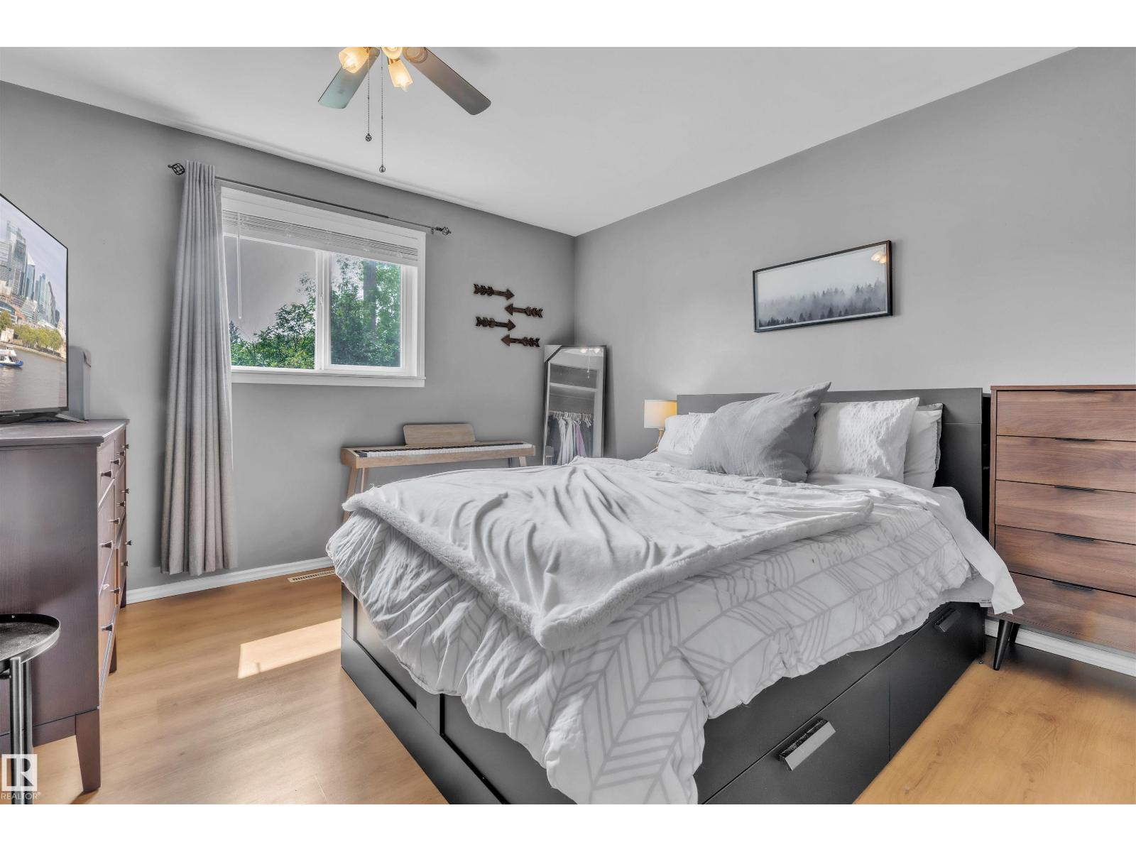 5712 50 AV - Image 11