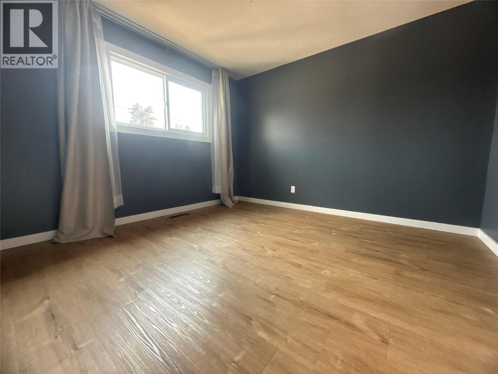 1909 2ND Street S - 12