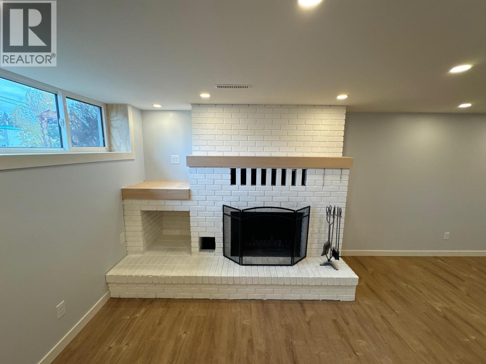 1909 2ND Street S - 20