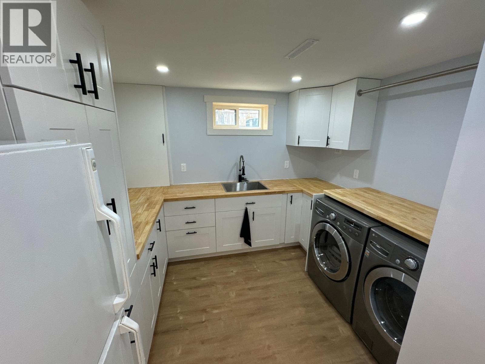 1909 2ND Street S - 27